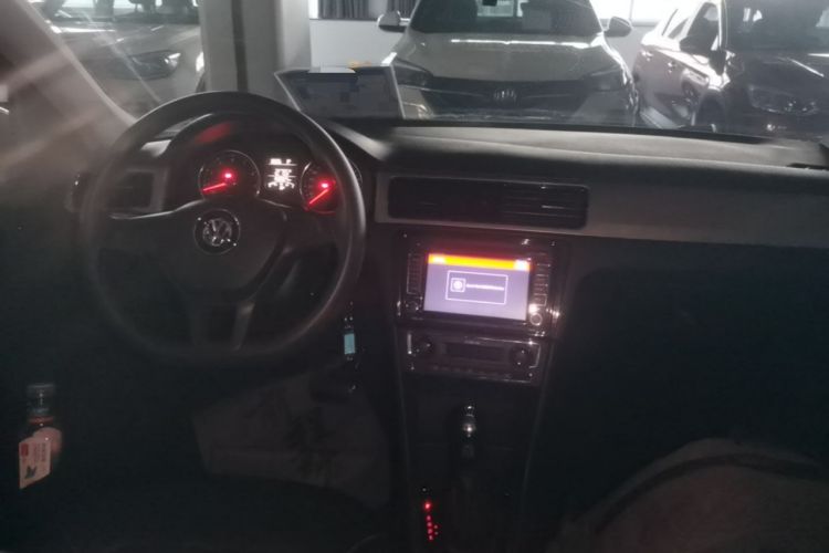 Used Volkswagen Santana 2015 HaoNa 230TSI DSG Comfort Model Center Console