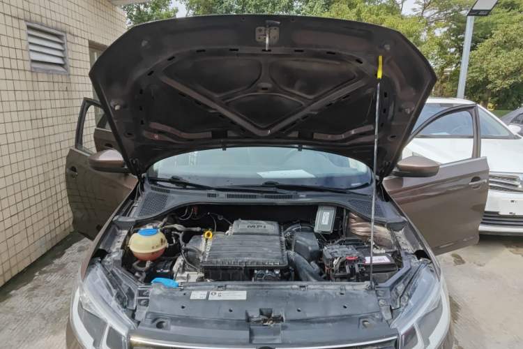 Used Volkswagen Santana 2015 Haval H6 1.6L Automatic Comfort Model Engine Bay