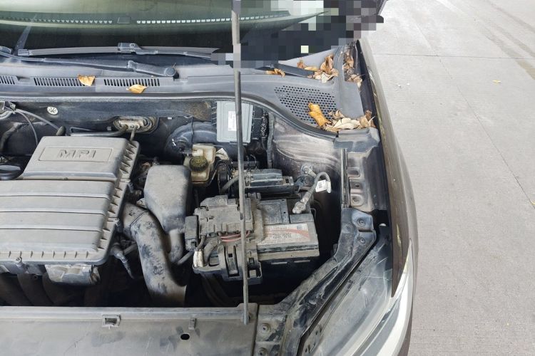 Used Volkswagen Santana 2015 Haval H6 1.6L Automatic Comfort Model Engine Bay Left