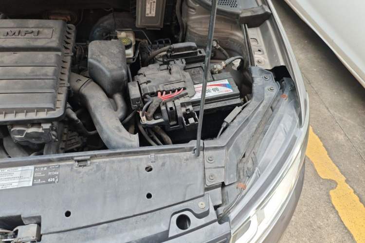 Used Volkswagen Santana 2015 Haval H6 1.6L Automatic Luxury Model Engine Bay Left