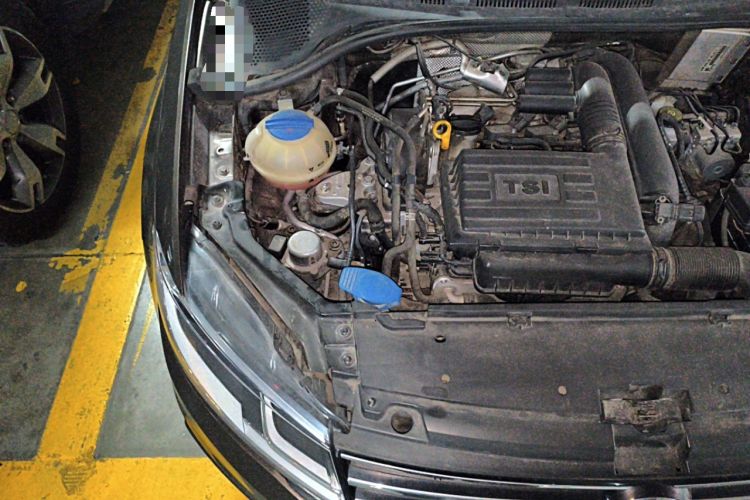 Used Volkswagen Santana 2015 HaoNa 230TSI DSG Comfort Model Engine Bay Right