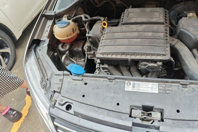 Used Volkswagen Santana 2015 Haval H6 1.6L Automatic Luxury Model Engine Bay Right