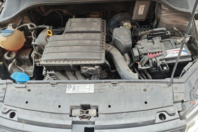 Used Volkswagen Santana 2015 Haval H6 1.6L Automatic Luxury Model Engine Bay