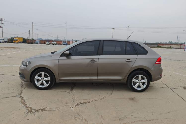Used Volkswagen Santana 2015 Haval H6 1.6L Automatic Luxury Model Exterior 7