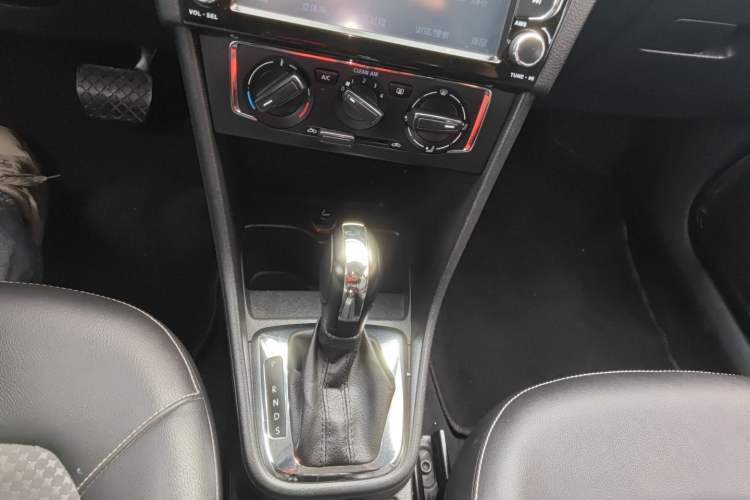 Used Volkswagen Santana 2015 Haval H6 1.6L Automatic Comfort Model Gear Lever