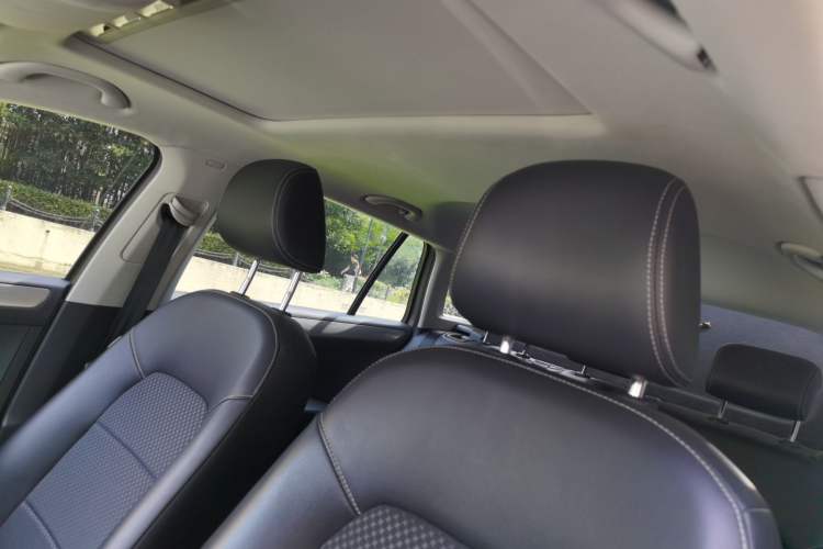 Used Volkswagen Santana 2015 Haval H9 1.6L Manual Comfort Edition Headliner