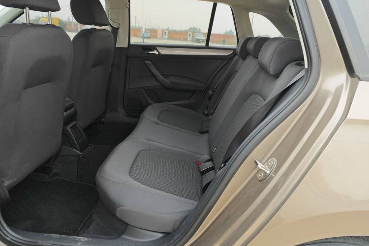 Used Volkswagen Santana 2015 Haval H6 1.6L Automatic Luxury Model Interior 2