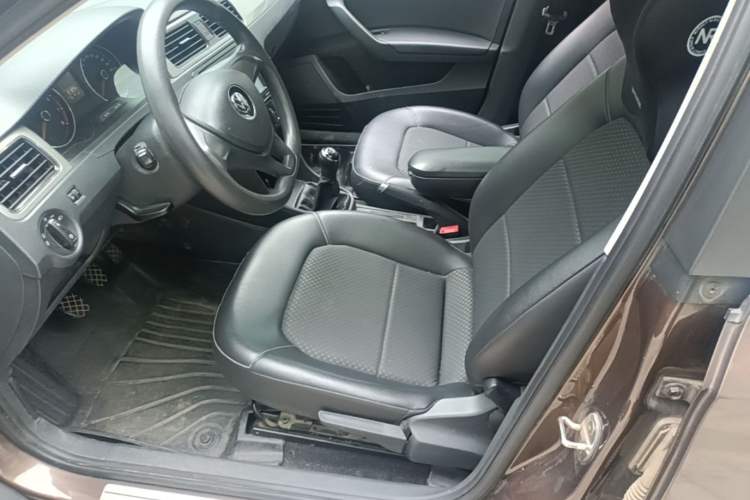 Used Volkswagen Santana 2015 Haval H9 1.6L Manual Comfort Edition Left Front Seat