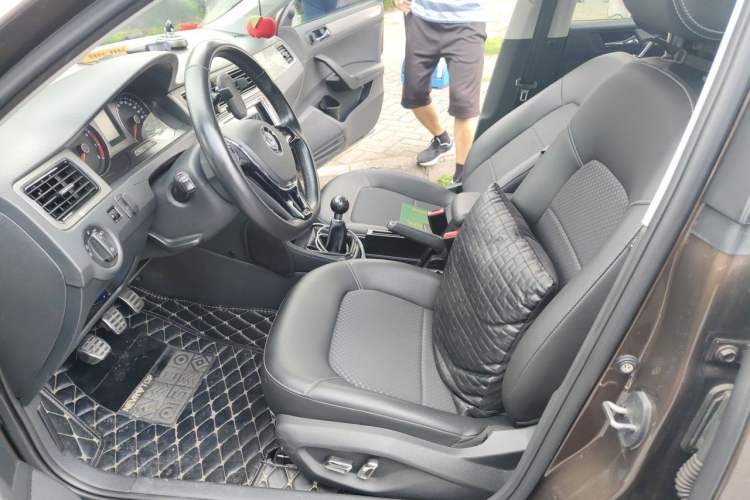 Used Volkswagen Santana 2015 Haval H9 1.6L Manual Comfort Edition Left Front Seat