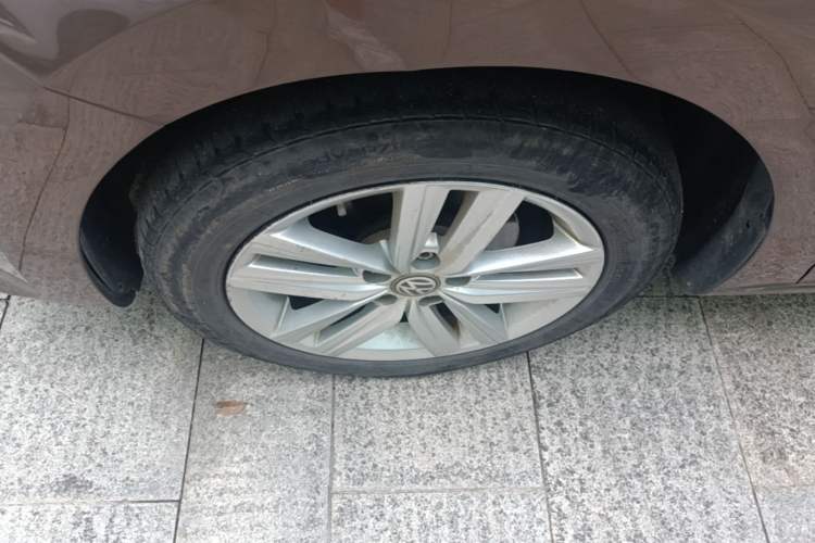 Used Volkswagen Santana 2015 Haval H9 1.6L Manual Comfort Edition Left Front Wheel Hub
