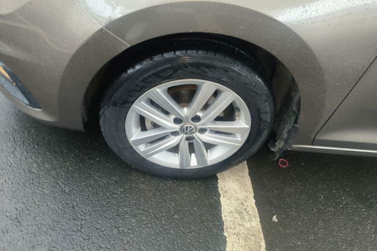 Used Volkswagen Santana 2015 Haval H6 1.6L Automatic Comfort Model Left Front Wheel Hub