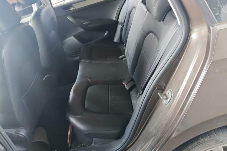 Used Volkswagen Santana 2015 Haval H6 1.6L Automatic Comfort Model Left Rear Seat