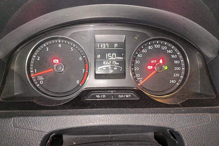 Used Volkswagen Santana 2015 HaoNa 230TSI DSG Comfort Model Odometer Close Up