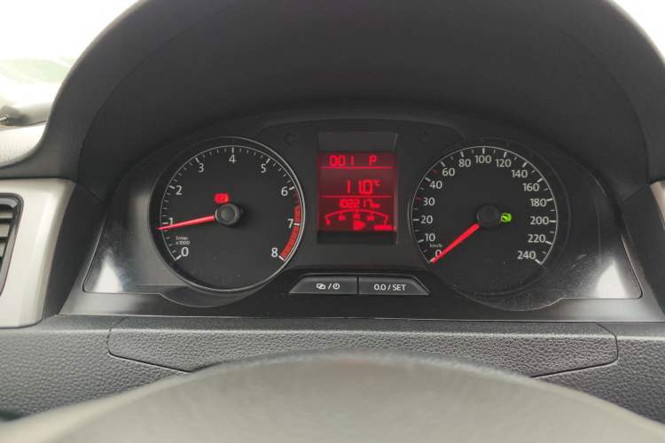 Used Volkswagen Santana 2015 Haval H6 1.6L Automatic Luxury Model Odometer Close Up