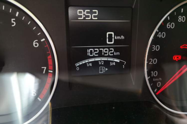 Used Volkswagen Santana 2015 Haval H9 1.6L Manual Comfort Edition Odometer Close Up