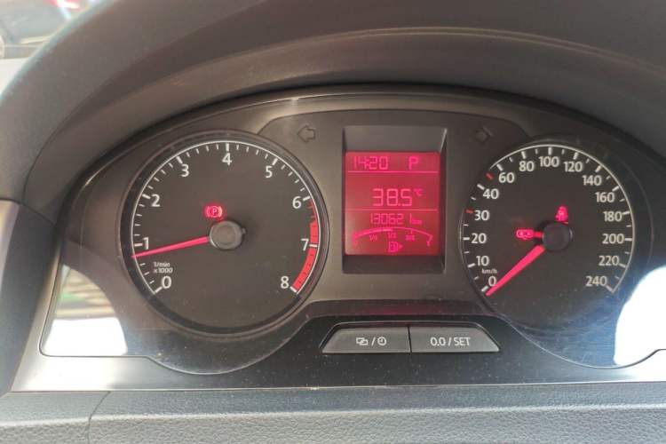 Used Volkswagen Santana 2015 Haval H6 1.6L Automatic Luxury Model Odometer Close Up