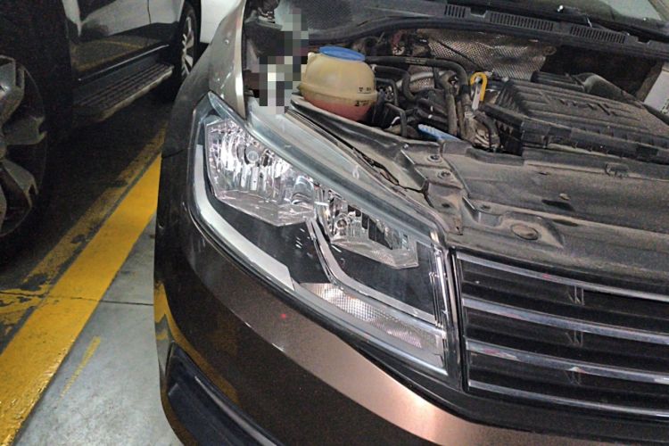 Used Volkswagen Santana 2015 HaoNa 230TSI DSG Comfort Model Right Front Headlight
