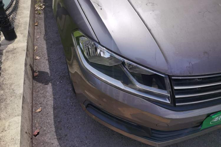 Used Volkswagen Santana 2015 Haval H9 1.6L Manual Comfort Edition Right Front Headlight