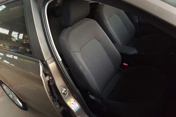 Used Volkswagen Santana 2015 Haval H6 1.6L Automatic Luxury Model Right Front Seat