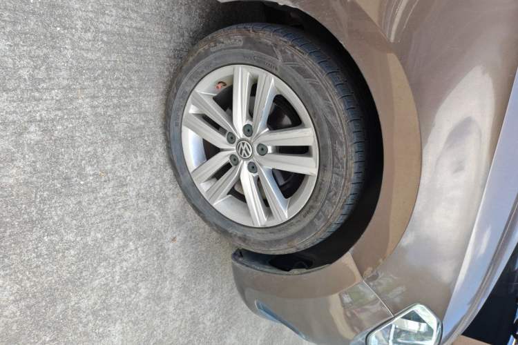 Used Volkswagen Santana 2015 Haval H6 1.6L Automatic Comfort Model Right Front Wheel Hub