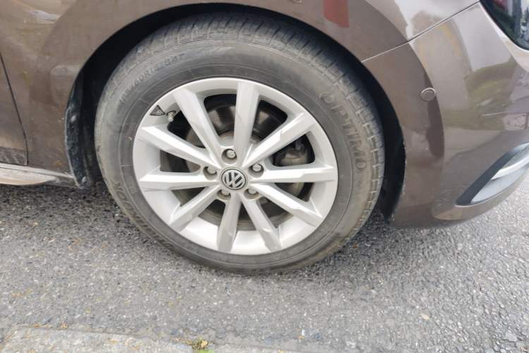 Used Volkswagen Santana 2015 Haval H9 1.6L Manual Comfort Edition Right Front Wheel Hub