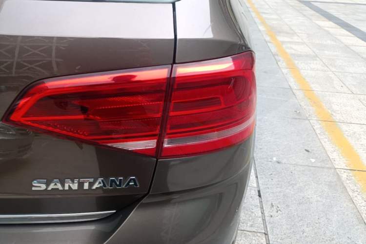 Used Volkswagen Santana 2015 Haval H9 1.6L Manual Comfort Edition Right Rear Taillight