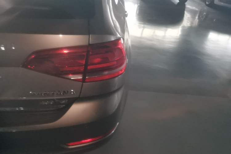Used Volkswagen Santana 2015 HaoNa 230TSI DSG Comfort Model Right Rear Taillight