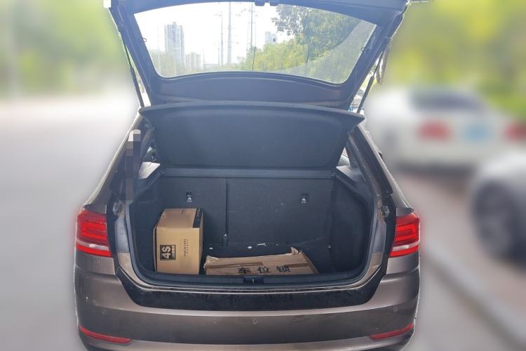 Used Volkswagen Santana 2015 Haval H6 1.6L Automatic Comfort Model Trunk