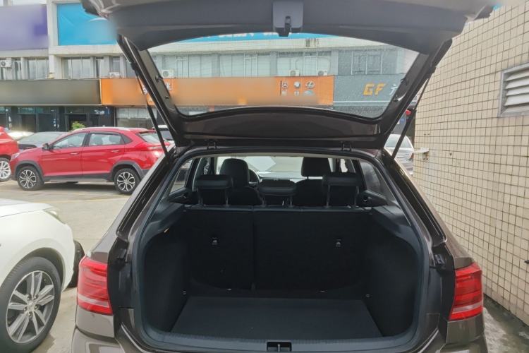 Used Volkswagen Santana 2015 Haval H6 1.6L Automatic Comfort Model Trunk