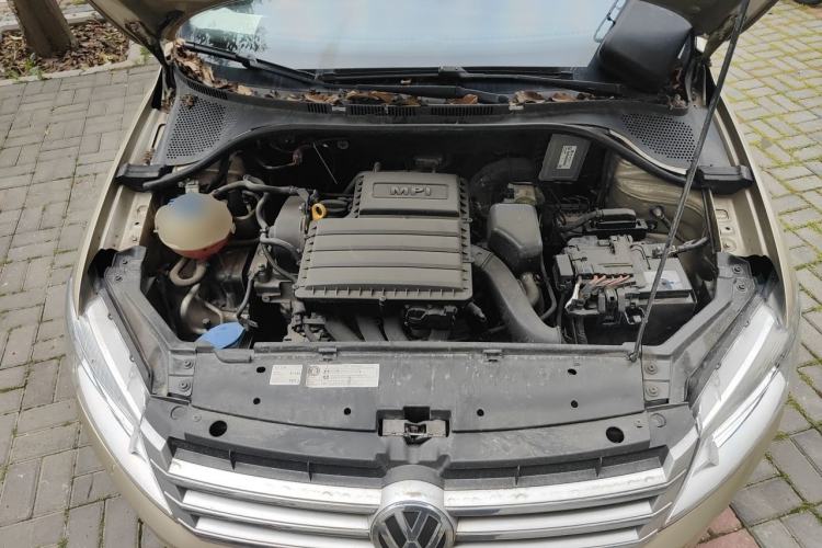 Used Volkswagen Santana 2015 1.6L Automatic Comfort Edition Engine Bay