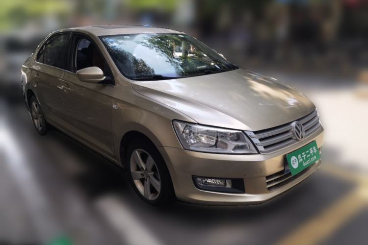 Used Volkswagen Santana 2015 1.6L Automatic Comfort Edition Front Right 45 Deg
