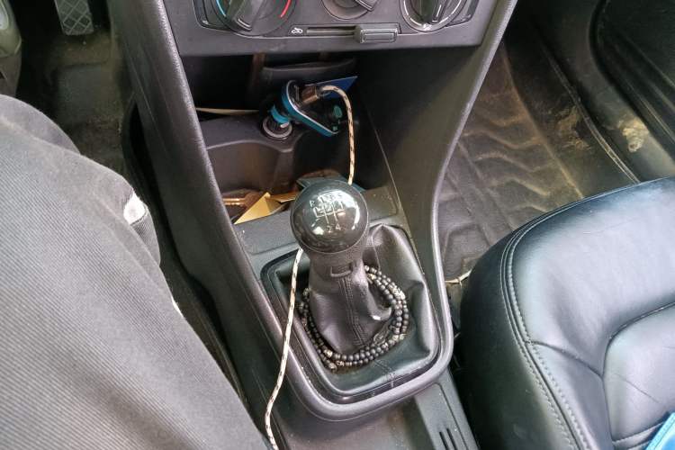 Used Volkswagen Santana 2015 1.6L Manual Fashion Edition Gear Lever