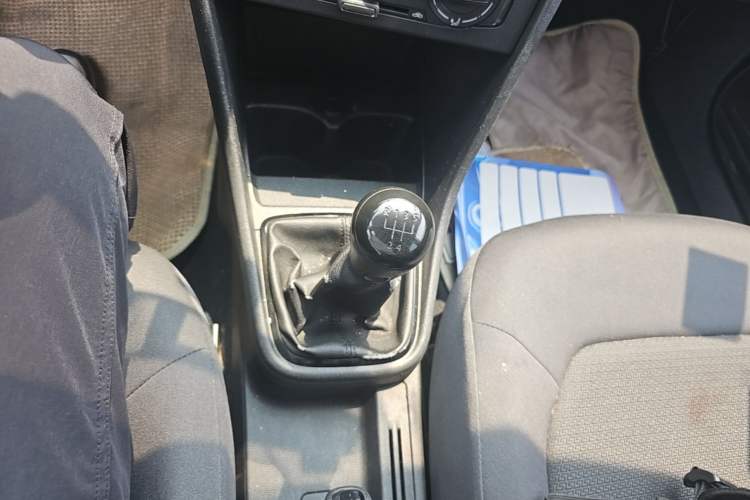 Used Volkswagen Santana 2015 1.6L Manual Fashion Edition Gear Lever