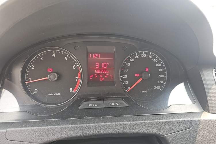 Used Volkswagen Santana 2015 1.6L Manual Fashion Edition Instrument Cluster