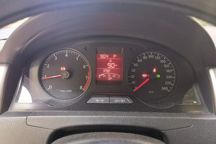 Used Volkswagen Santana 2015 1.6L Automatic Comfort Edition Instrument Cluster