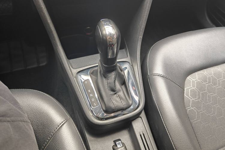 Used Volkswagen Santana 2015 1.6L Automatic Comfort Edition Interior 3