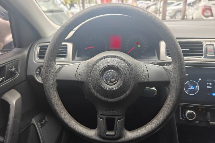 Used Volkswagen Santana 2015 1.6L Automatic Comfort Edition Interior 6