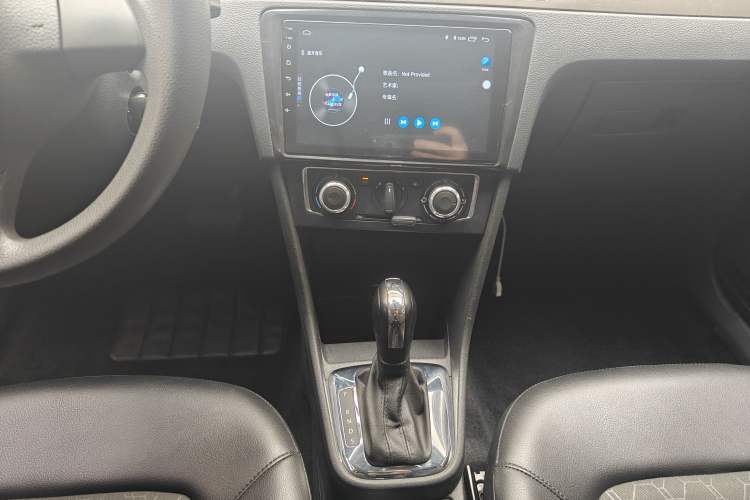 Used Volkswagen Santana 2015 1.6L Automatic Comfort Edition Interior 7