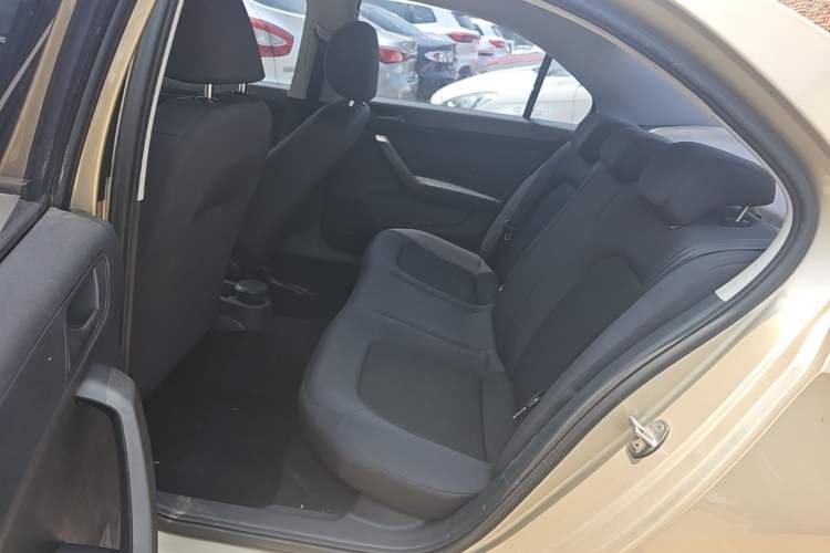 Used Volkswagen Santana 2015 1.6L Manual Fashion Edition Left Rear Seat