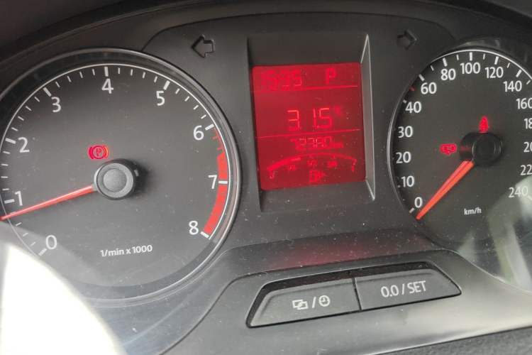 Used Volkswagen Santana 2015 1.6L Automatic Comfort Edition Odometer Close Up
