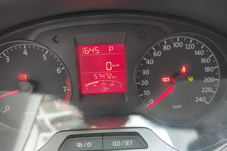 Used Volkswagen Santana 2015 1.6L Automatic Comfort Edition Odometer Close Up