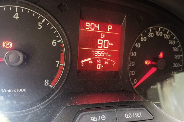 Used Volkswagen Santana 2015 1.6L Automatic Comfort Edition Odometer Close Up