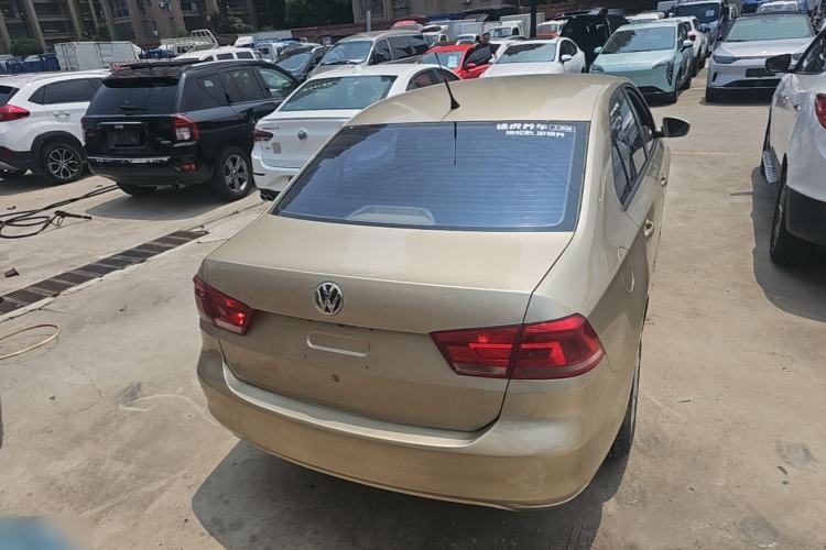 Used Volkswagen Santana 2015 1.6L Manual Fashion Edition Rear