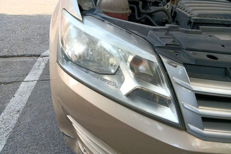 Used Volkswagen Santana 2015 1.6L Manual Fashion Edition Right Front Headlight