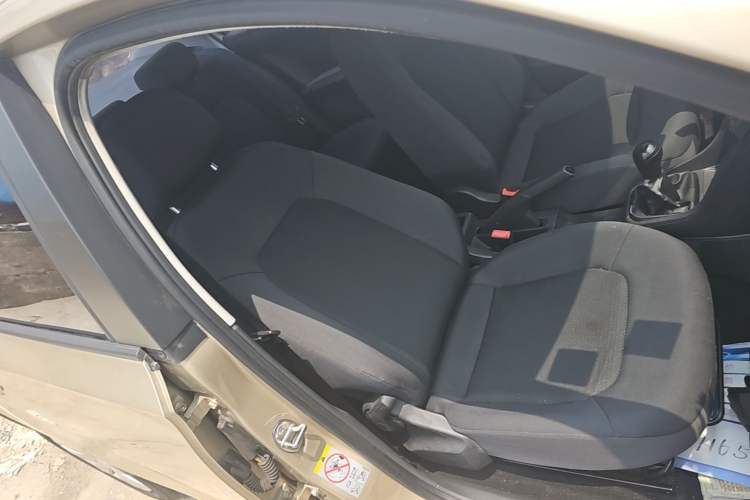 Used Volkswagen Santana 2015 1.6L Manual Fashion Edition Right Front Seat