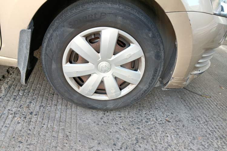 Used Volkswagen Santana 2015 1.6L Manual Fashion Edition Right Front Wheel Hub