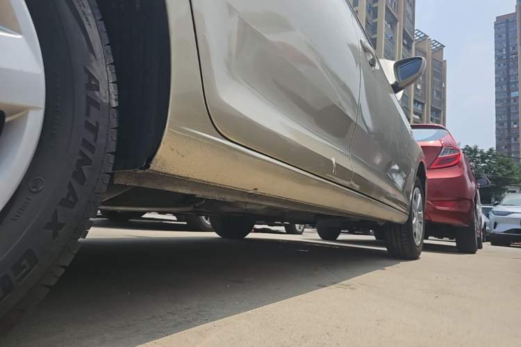 Used Volkswagen Santana 2015 1.6L Manual Fashion Edition Right Side Sill