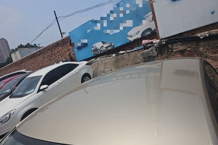 Used Volkswagen Santana 2015 1.6L Manual Fashion Edition Roof