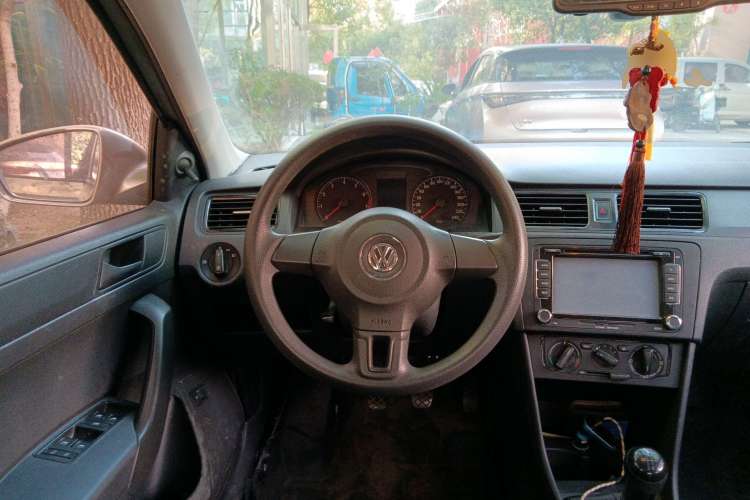 Used Volkswagen Santana 2015 1.6L Manual Fashion Edition Steering Wheel