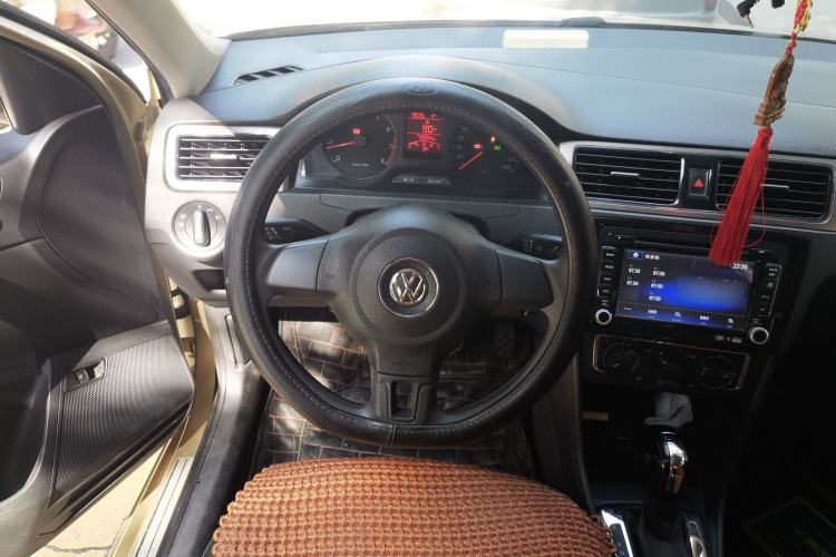 Used Volkswagen Santana 2015 1.6L Automatic Comfort Edition Steering Wheel